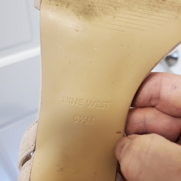 Nine West Light Beige Strappy Sandals Size 6.5 - Picture 13 of 14